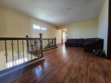 6 Bedroom House