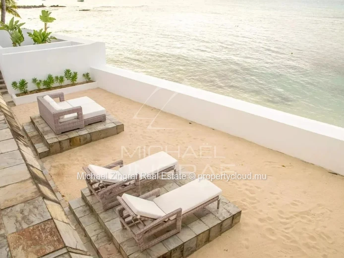 Mauritius – Exceptional 4-Bedroom Beachfront Villa with Panoramic Ocean Views in Pointe aux Canonniers