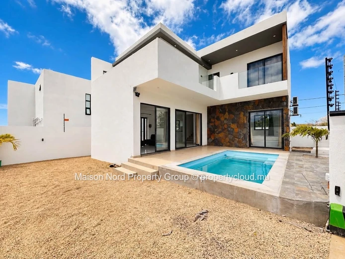 Newly Built Villa with pool 