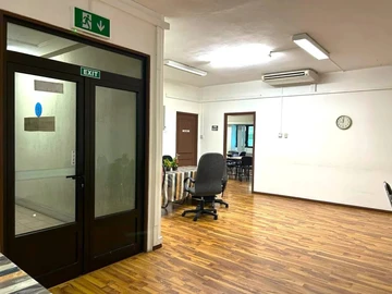 Bureau de 4 Chambres
