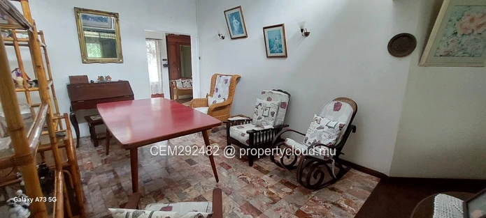 Spacieuse maison meublée de 4 chambres à vendre à Beau Bassin