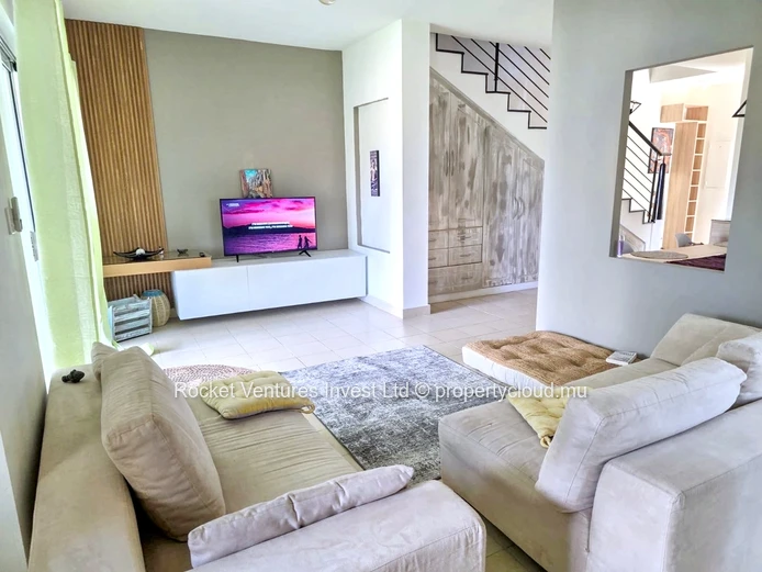 For Sale – Spacious Duplex Apartment in Grand Baie – MUR 12M