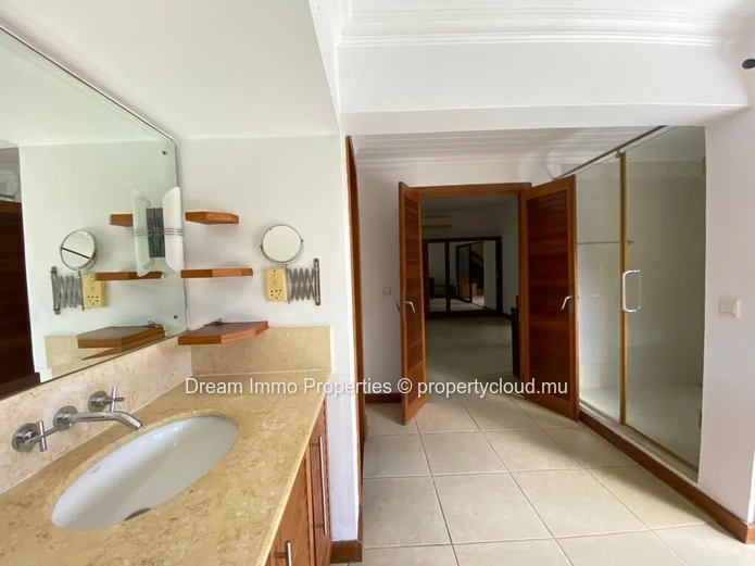 Élégante Villa 3 Chambres Dans Une Résidence De Prestige À Péreybère – Ile Maurice