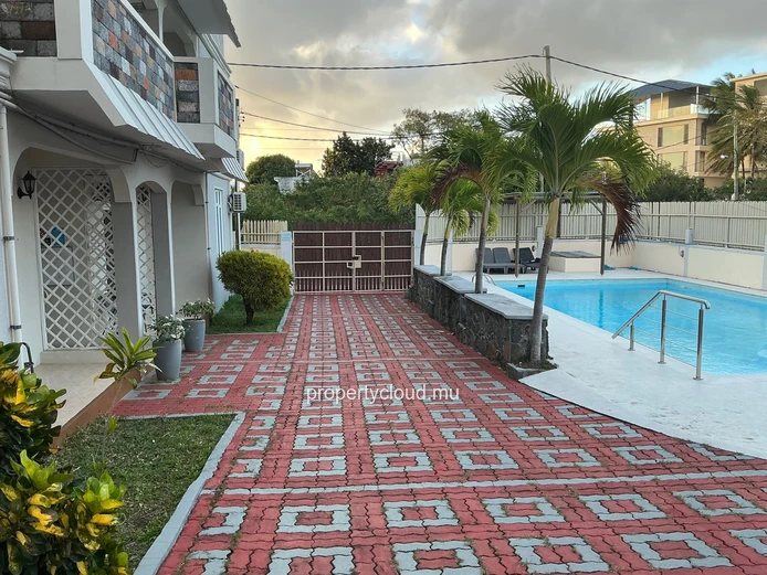 2-bedroom apartment with pool – Grand Baie