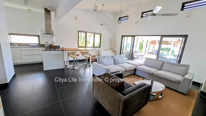 Maison meublée de 300m² avec piscine privée à louer à Grand Baie