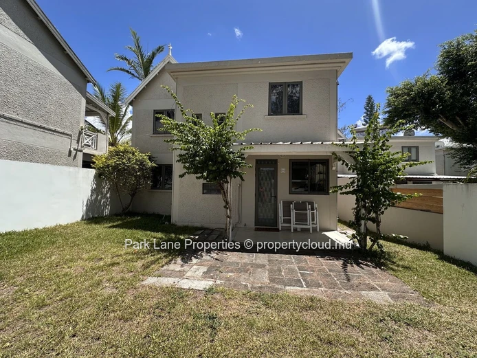 Duplex with magnificent view of the ocean
