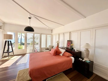 5 Bedroom Villa