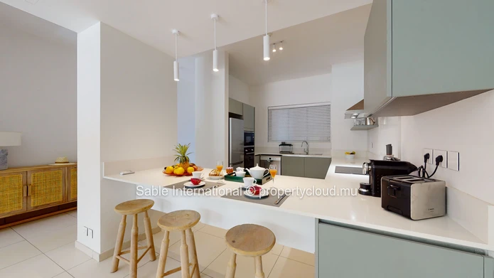Luxury G+2 Apartment with Communal Pool in Péreybère | 143m² | Sea Access | Close to Amenities 