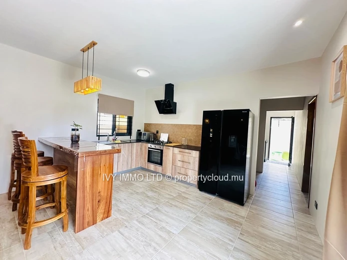 Discover this stunning newly built villa located in the peaceful and sought-after area of Calodyne. Offering generous...
