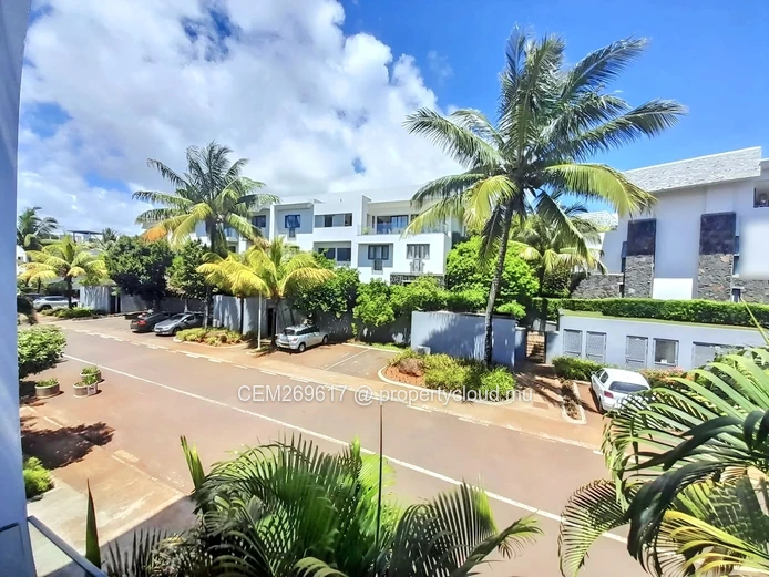 Prestigieux appartement de bord de mer à vendre à Azuri, Roche Noires