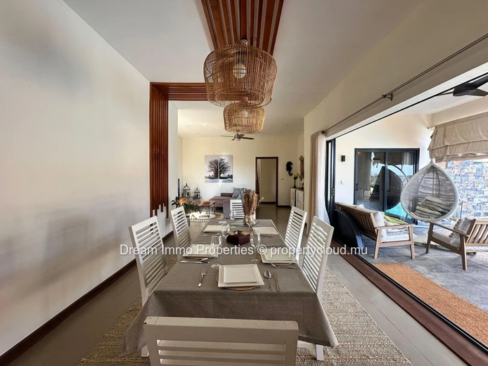 Élégante villa de 4 chambres à louer avec piscine privée et vue mer à Flic en Flac - Ile Maurice