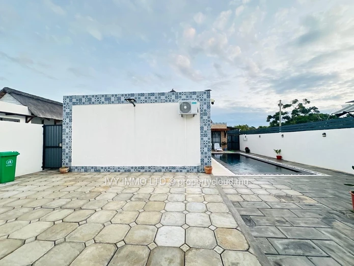Elegant Single Storey Villa for Rent at Calodyne