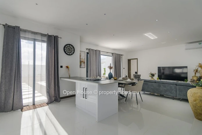 Luxurious Mauritian Villas for Sale in Grand Baie with Private Pool! Ideal Location, Fully Furnished, Close to Amenit...