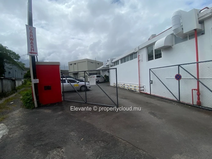 Emplacement de Choix – Bâtiments Commerciaux à Curepipe