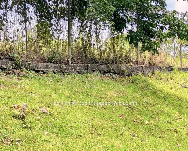 Propriété à Vendre : Terrain Résidentiel de 2,532.5 m²