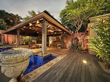 6 Bedroom House