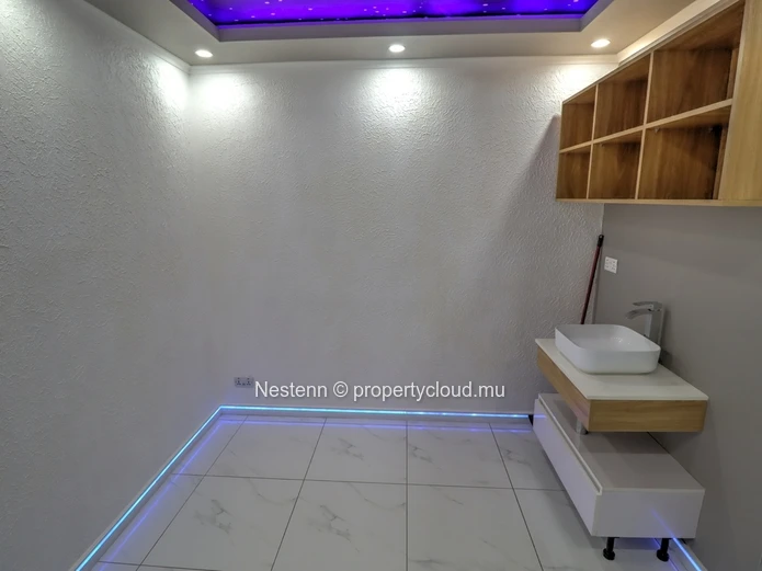 62m² commercial space 