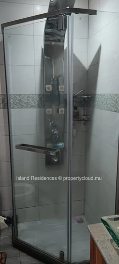 Furnished apartment with 3 bedrooms, a large covered terrace and parking space