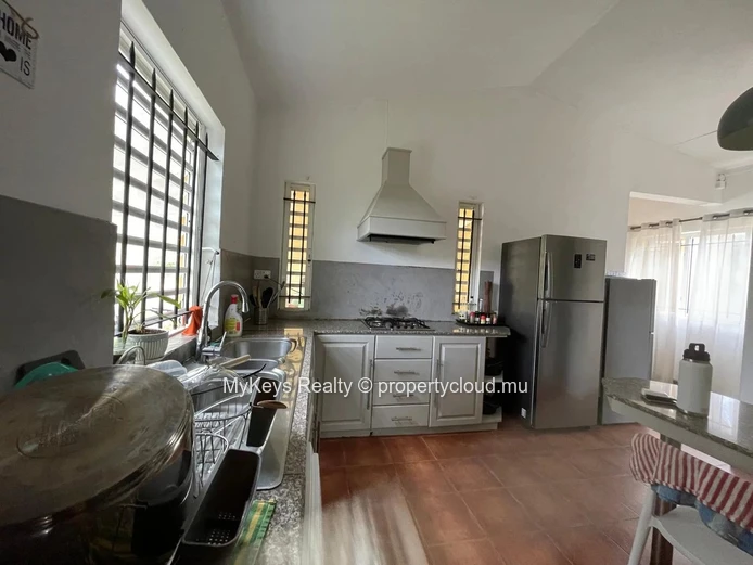Large Plot – Mountain Views – Peaceful Environment