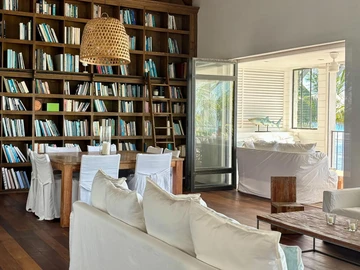 6 Bedroom Villa