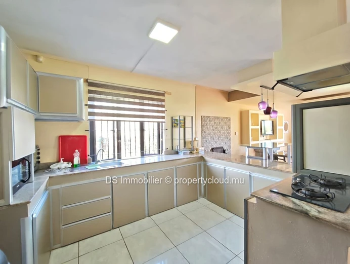 À Vendre – Maison À Pointe Aux Piments | Grand Jardin -Piscine – Nord