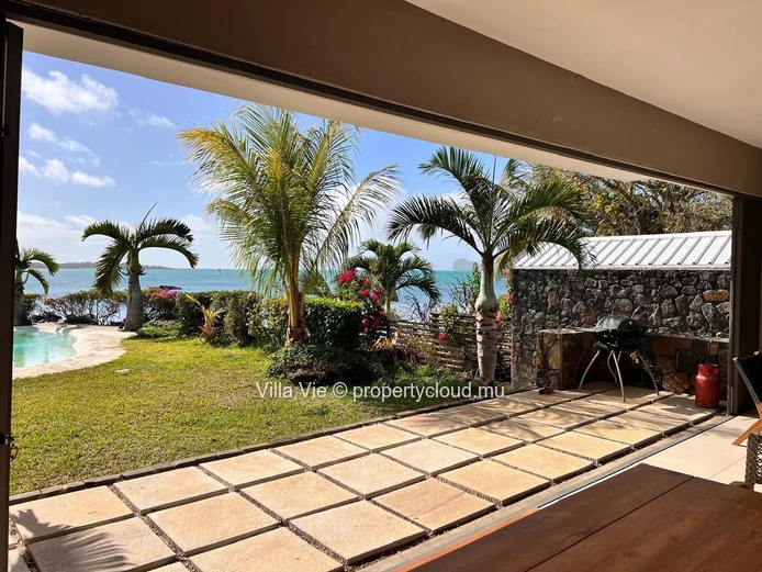 Butte à l'herbe - Belle villa de 3 chambres avec piscine, pieds dans l'eau (Mandat exclusif)
