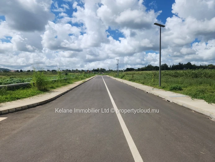?? Premium Residential Plot for Sale in a Gated Community – Le Lotissement Pierrefonds