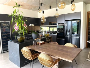 5 Bedroom Villa