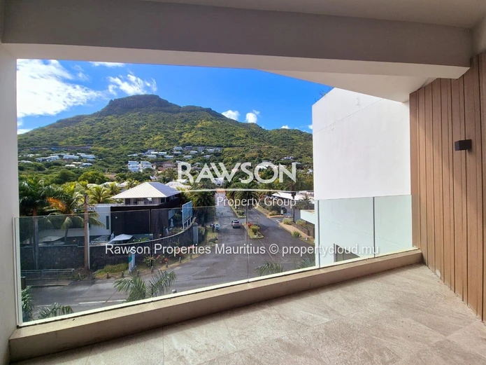 165.95m² Office To Let in Grande Rivière Noire