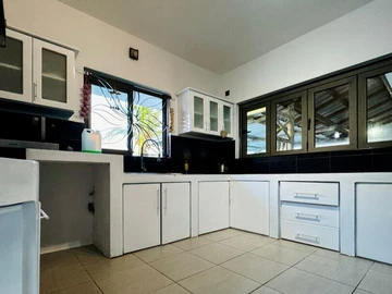 9 Bedroom Villa