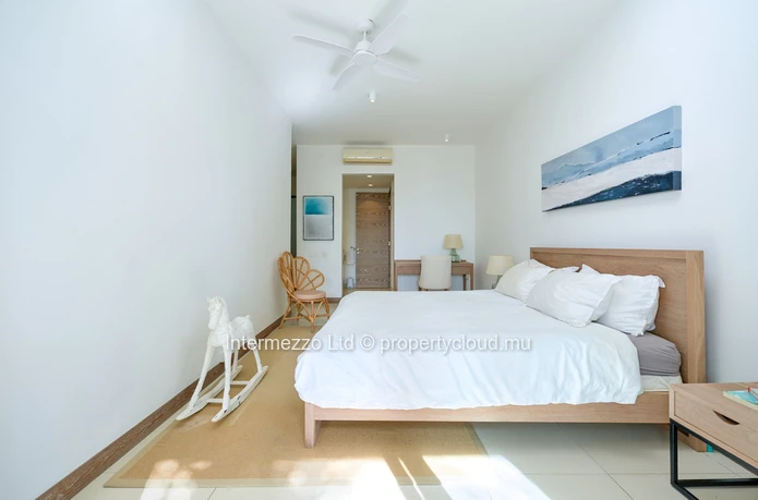 High-end PDS property in Grand Baie – beach accessible on foot in 2 minutes