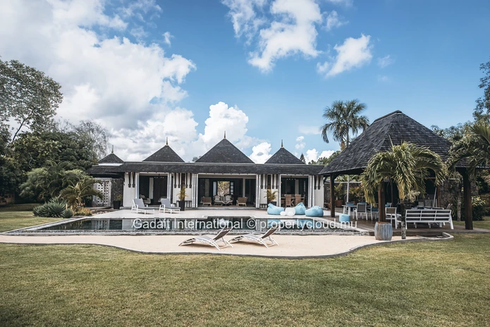 Villa à vendre à Tamarina Golf Estate – 4 chambres, vue golf à Tamarin, Île Maurice
