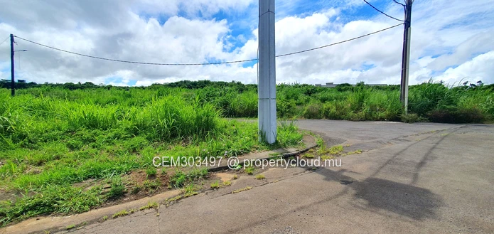 Terrain commercial et résidentiel 56.15 perches à vendre – Sodnac, zone high-rise
