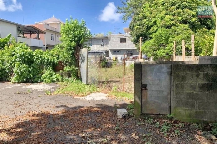 Quatre Bornes à vendre terrain de 2047 m² proche de la Louise idéal Promoteur.