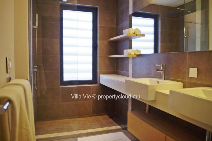 Mont Choisy- Appartement 1 ou 2 chambres avec vue sur le jardin