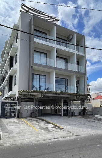 Modern 3-Bedroom Apartment for Rent in Flic en Flac, Mauritius – Rooftop Pool & Sea Views