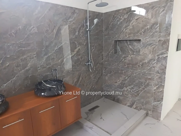 Villa For Sale In Pereybere