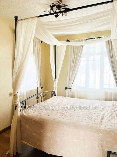 Appartement entièrement meublé de luxe à louer à Quatre-Bornes