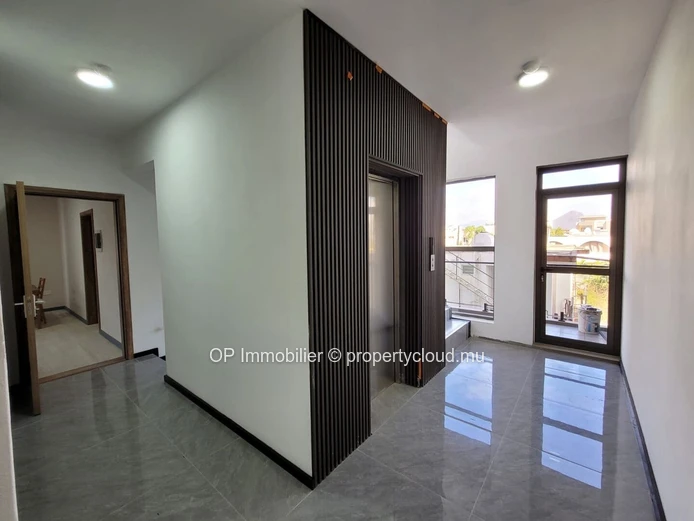 Luxury G+2 Apartment with Communal Pool in Flic en Flac - Fully Furnished with Garage & Gym - Prime Location, Rs 8.3M