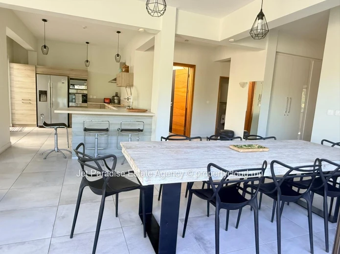 Appartement Élégant de 3 Chambres 