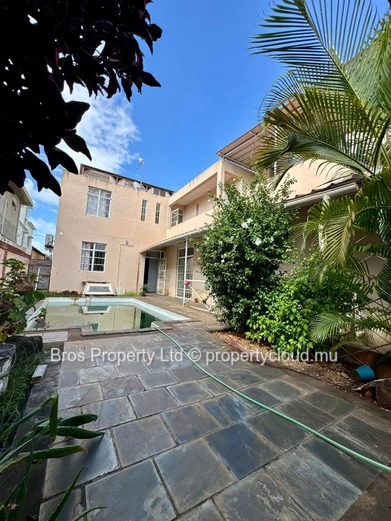 Maison à louer à Verger Les Bains, Pointe aux Sables | 30 000 Rs/mois (négociable)