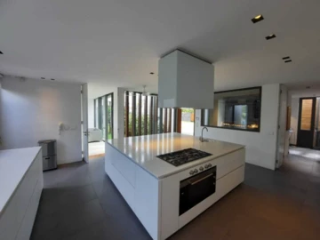 5 Bedroom Villa