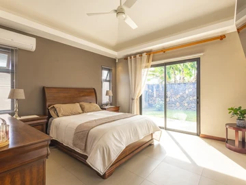 Private 4 Bed Villa just minutes from Bain Boeuf Beach