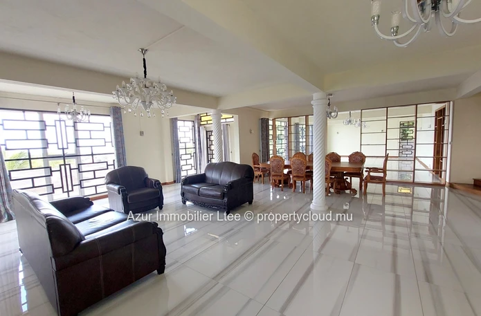 CANDOS: Luxury 4 bedroom house