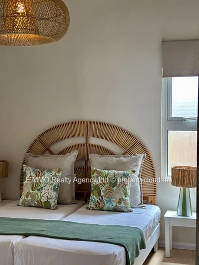 Penthouse meublé à vendre à Bain Boeuf – 2 chambres – À 2 minutes de la plage