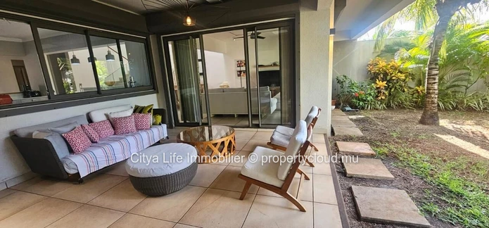 Duplex de 4 chambres avec piscine privée à vendre à Balaclava