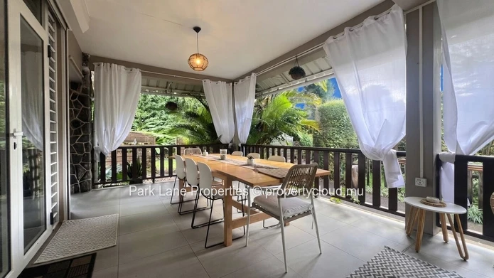 Modern single level house in Curepipe