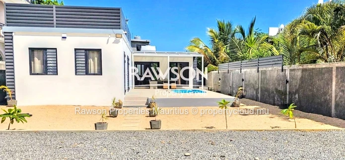 3 Bedroom Villa | Office | Large Garden | Pool | Grand Baie