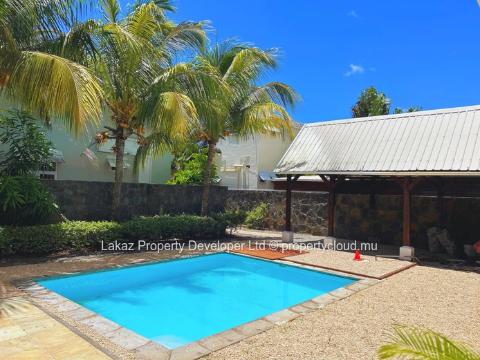 Maison meublée 4 chambres avec piscine à Pointe aux Canonniers