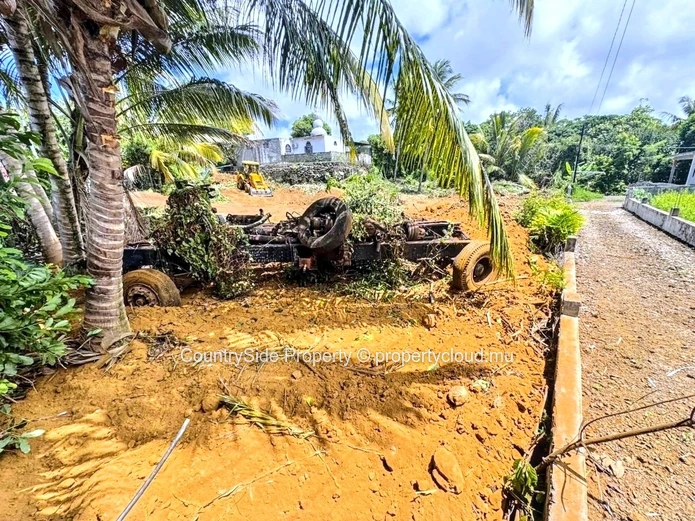Terrain résidentiel de 8.8 perches à vendre à P. Raffray